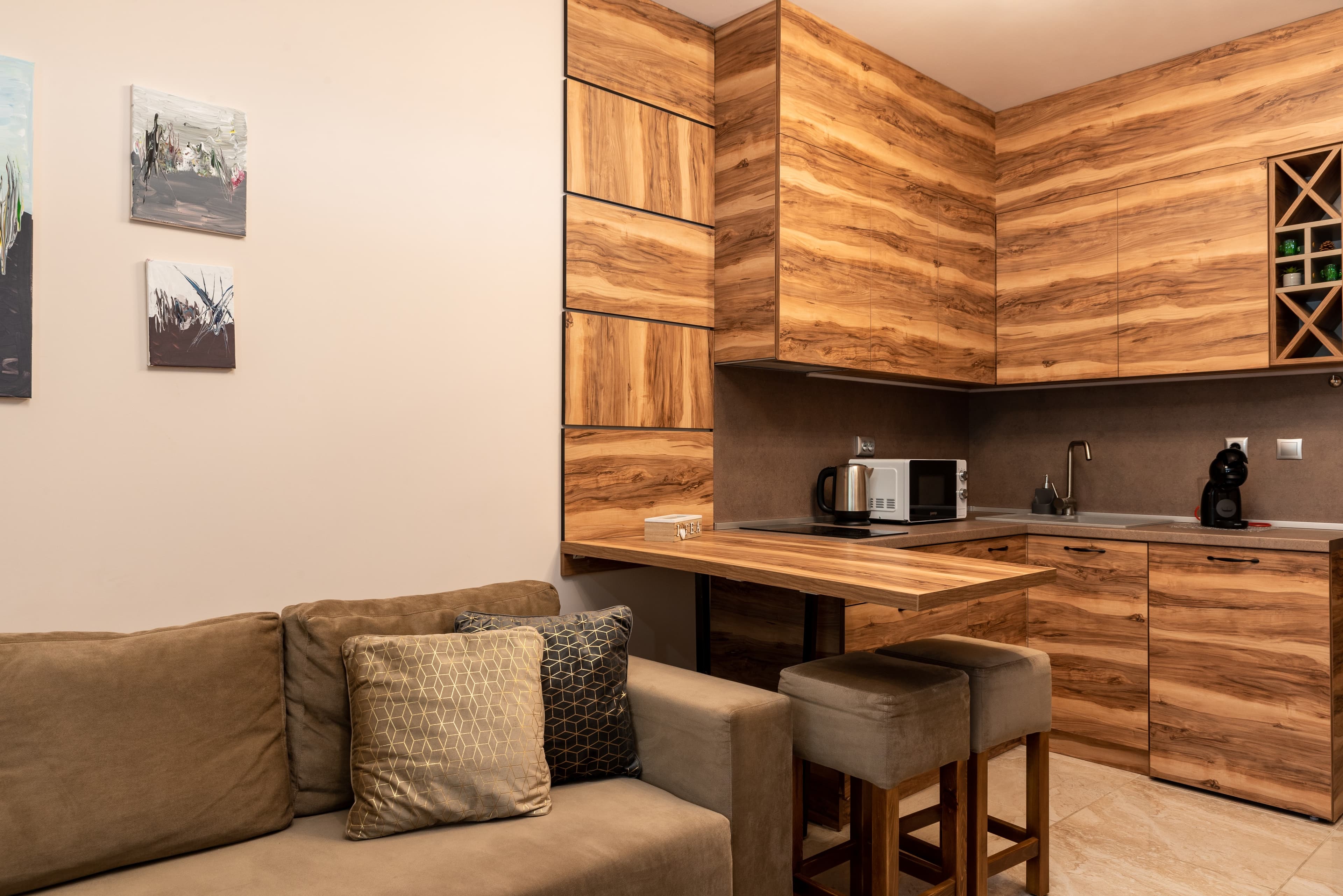 Studio Apartment image 7
