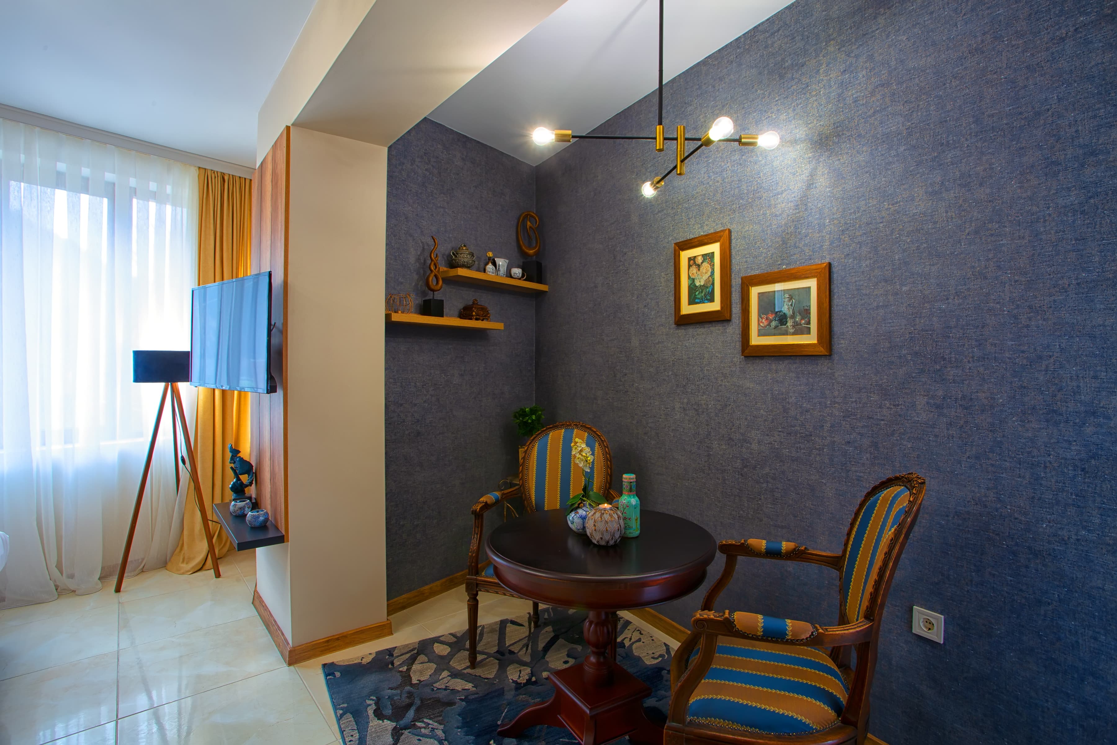 One-Room Apartment image 1