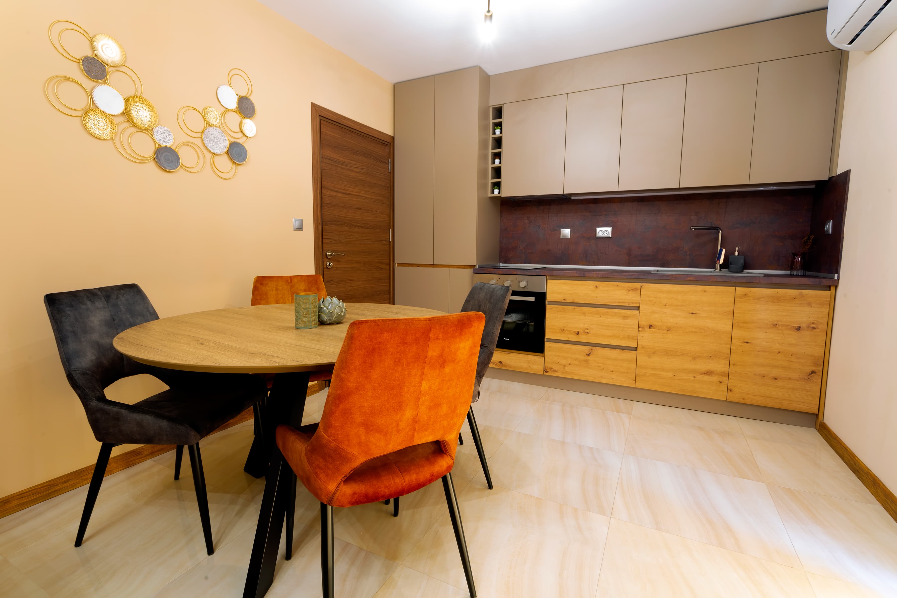 Two-Room Apartment image 1